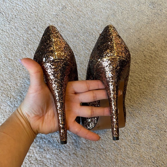 BCBGeneration Parade Bronze Pump - Picture 6 of 12